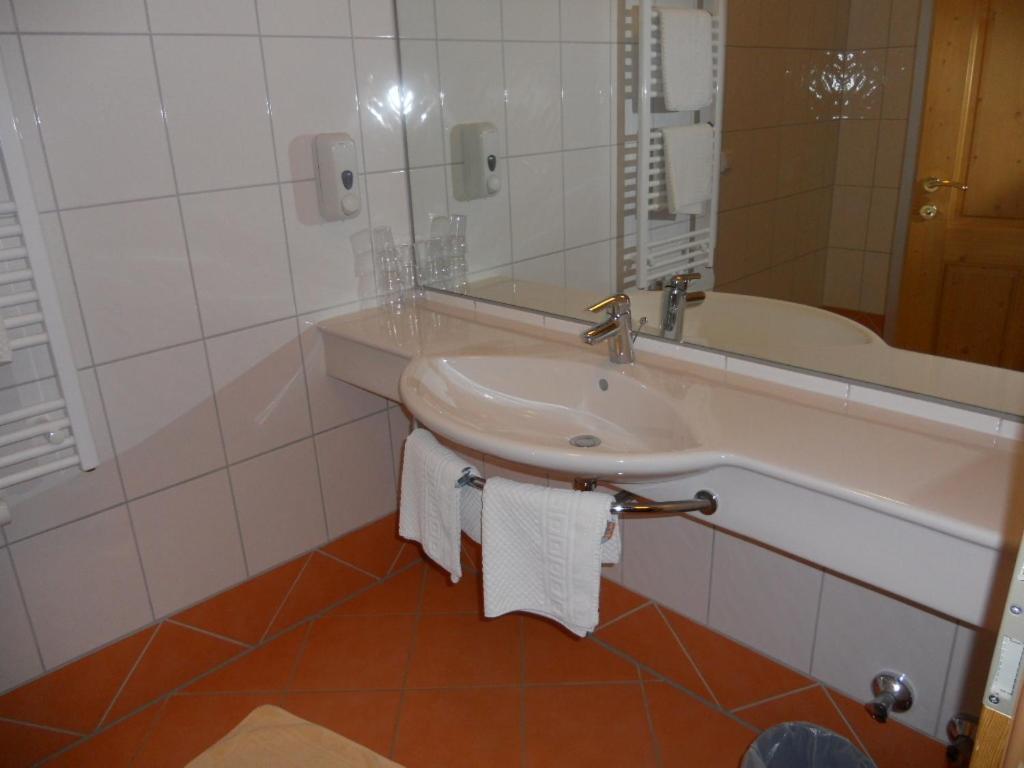Ferienhotel Innviertel Kirchheim im Innkreis Δωμάτιο φωτογραφία